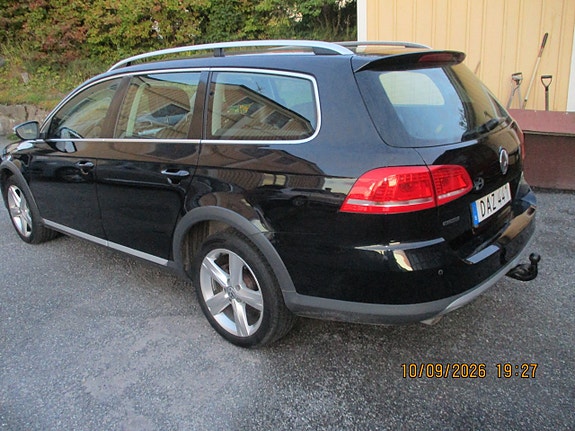 Volkswagen Passat Alltrack 4 of 11