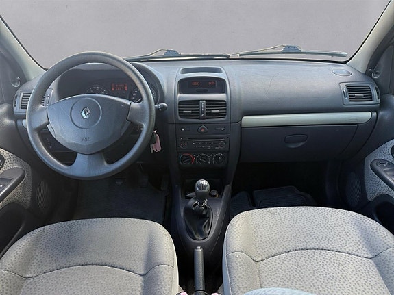 Renault Clio 13 of 19