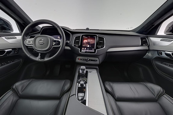 Volvo XC90 7 of 30