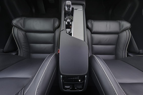 Volvo XC90 9 of 30