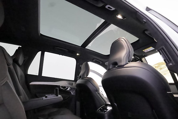 Volvo XC90 29 of 30