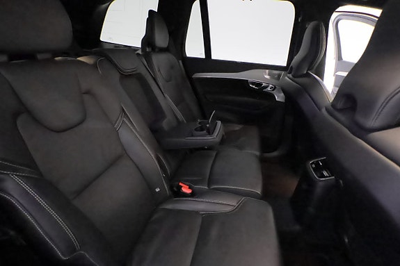 Volvo XC90 28 of 30