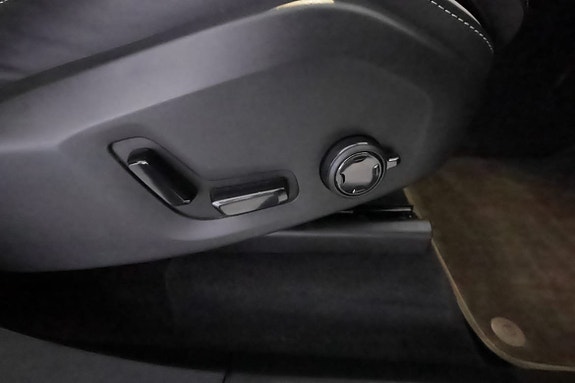 Volvo XC90 25 of 30