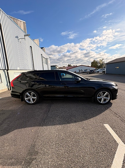 Volvo V90 3 of 16