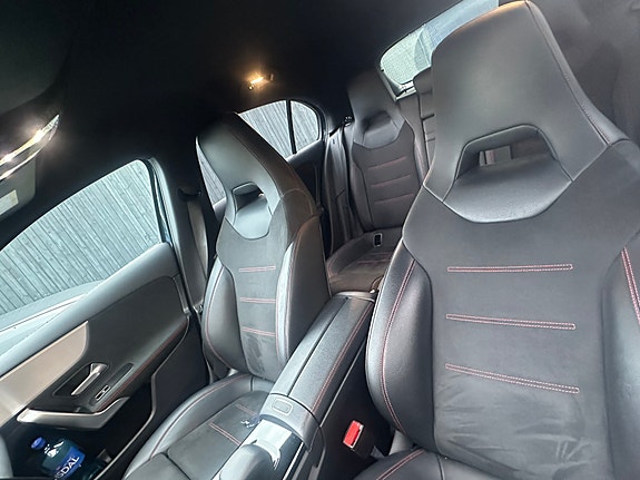 Mercedes-Benz A200 4 of 7