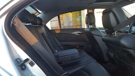 Mercedes-Benz E280 5 of 9