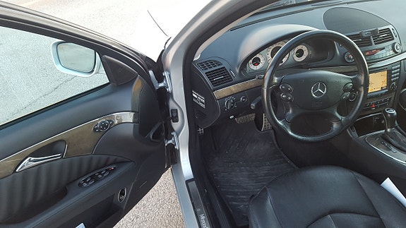 Mercedes-Benz E280 4 of 9