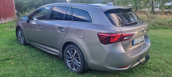 Toyota Avensis 3 of 12