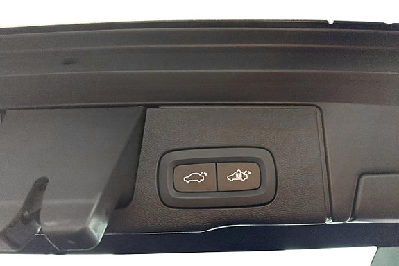 Volvo XC60 11 of 25