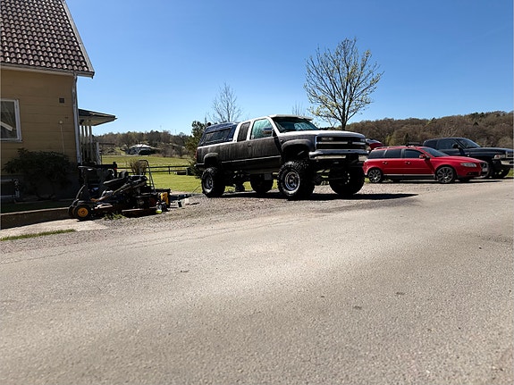 Chevrolet Silverado 2500 3 of 12
