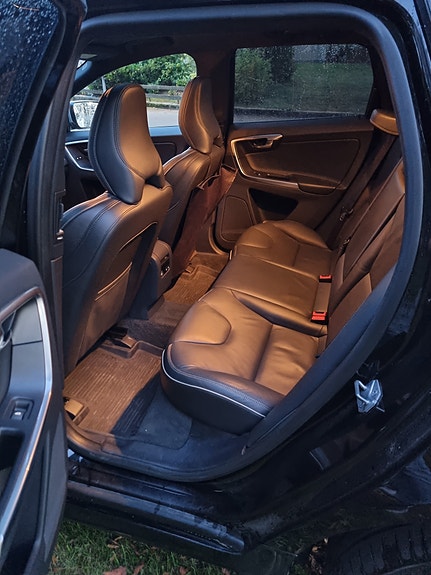 Volvo XC60 8 of 11