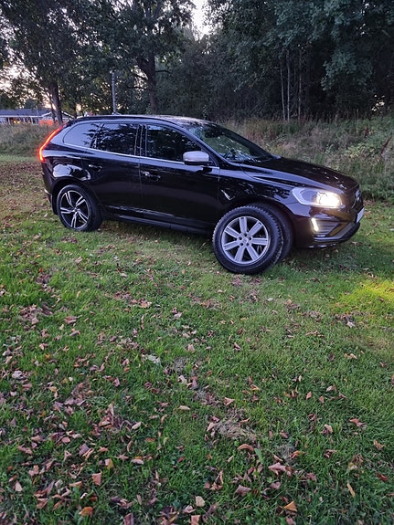 Volvo XC60 5 of 11