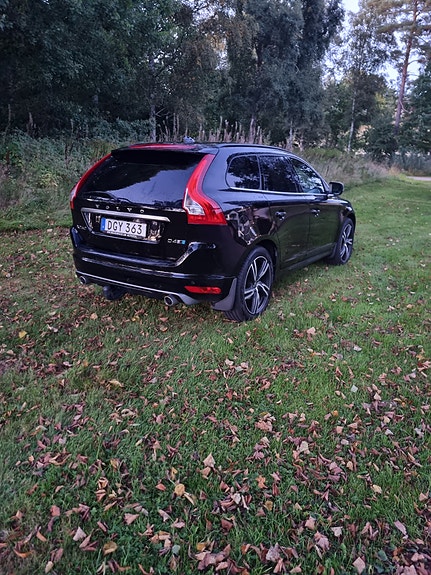 Volvo XC60 3 of 11