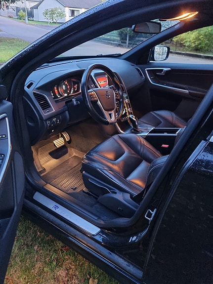 Volvo XC60 7 of 11