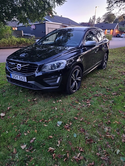 Volvo XC60 2 of 11