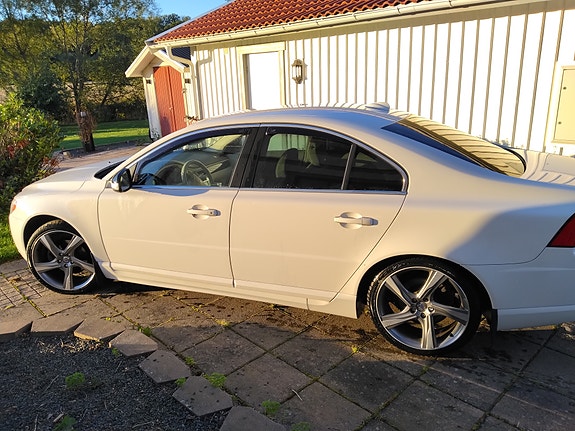 Volvo S80 4 of 17