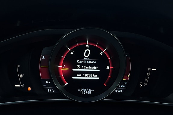 Volvo V40 Cross Country 26 of 30