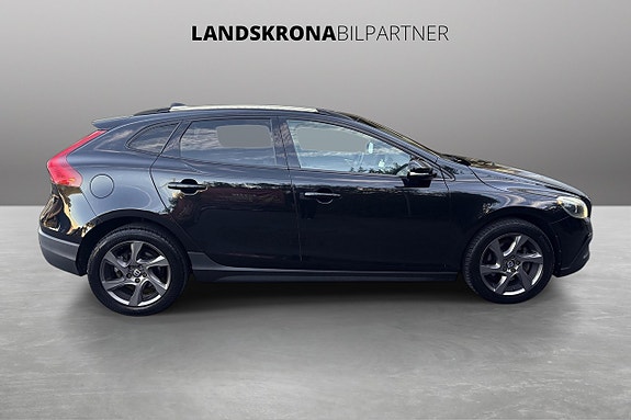 Volvo V40 Cross Country 4 of 30