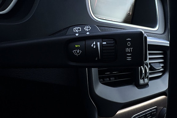 Volvo V40 Cross Country 29 of 30