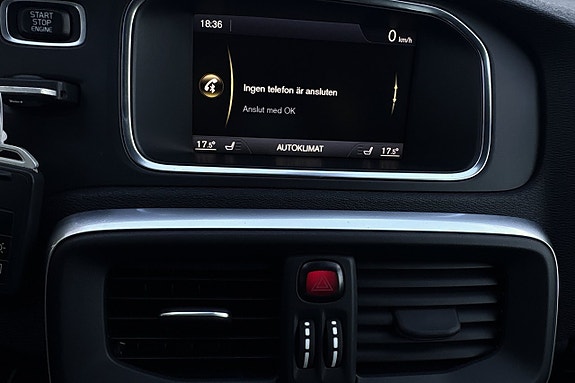 Volvo V40 Cross Country 20 of 30