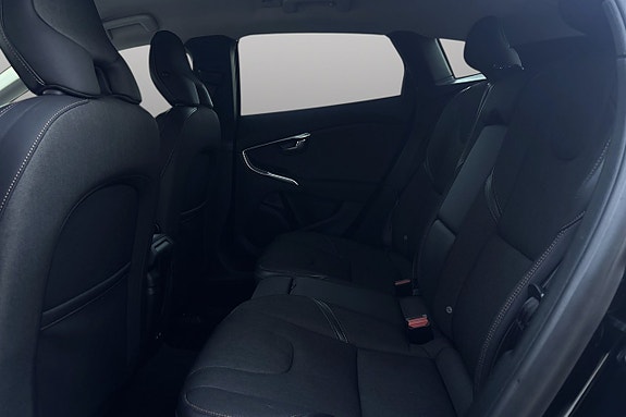 Volvo V40 Cross Country 12 of 30