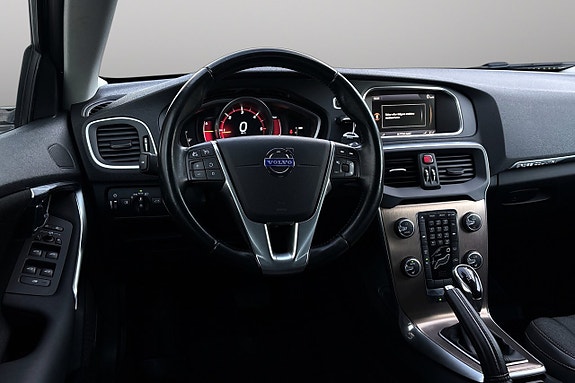 Volvo V40 Cross Country 13 of 30