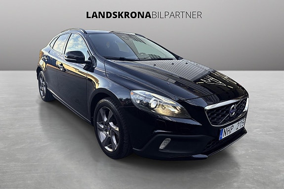 Volvo V40 Cross Country 3 of 30