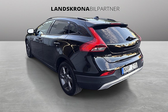 Volvo V40 Cross Country 7 of 30