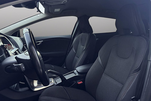 Volvo V40 Cross Country 10 of 30