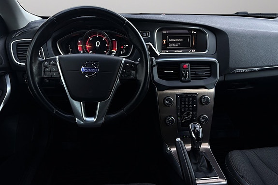 Volvo V40 Cross Country 14 of 30