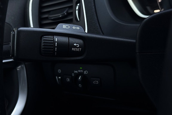 Volvo V40 Cross Country 17 of 30