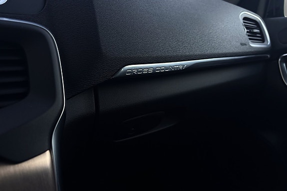 Volvo V40 Cross Country 27 of 30