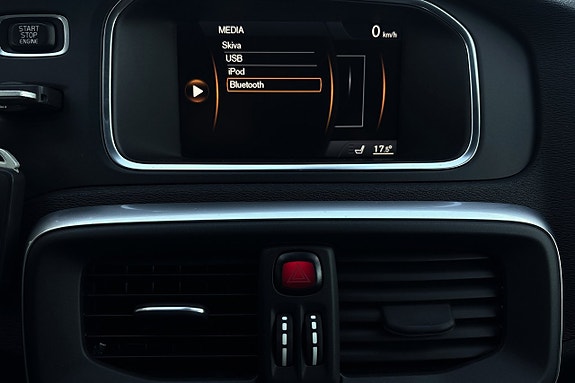 Volvo V40 Cross Country 19 of 30