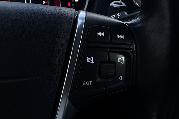 Volvo V40 Cross Country 16 of 30