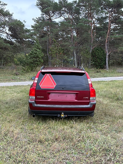Volvo V70 3 of 16