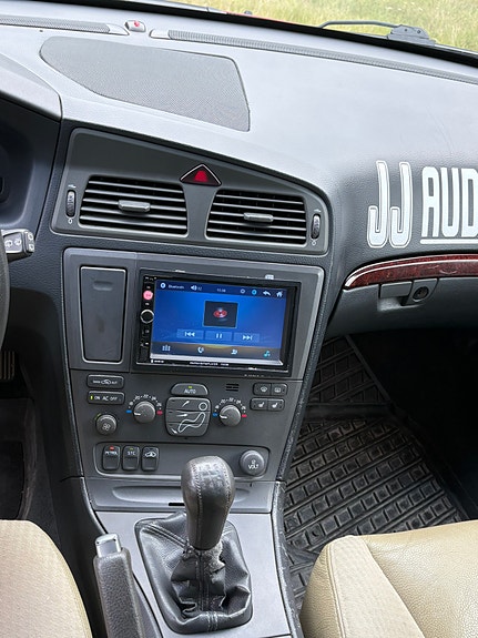 Volvo V70 9 of 16