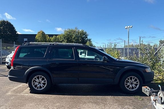 Volvo XC70 2 of 6
