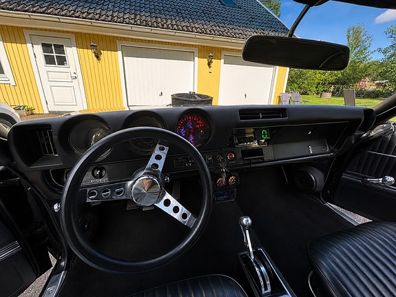 Oldsmobile Cutlass 4 of 5