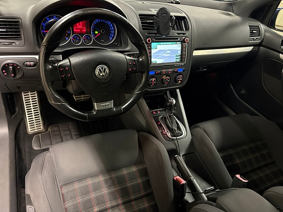 Volkswagen Golf V 6 of 6