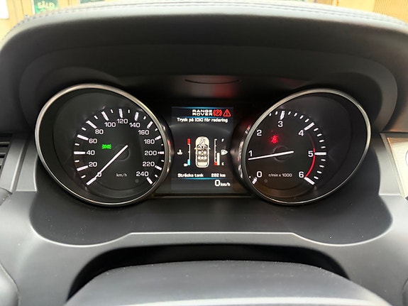 Land Rover Range Rover Evoque 14 of 18