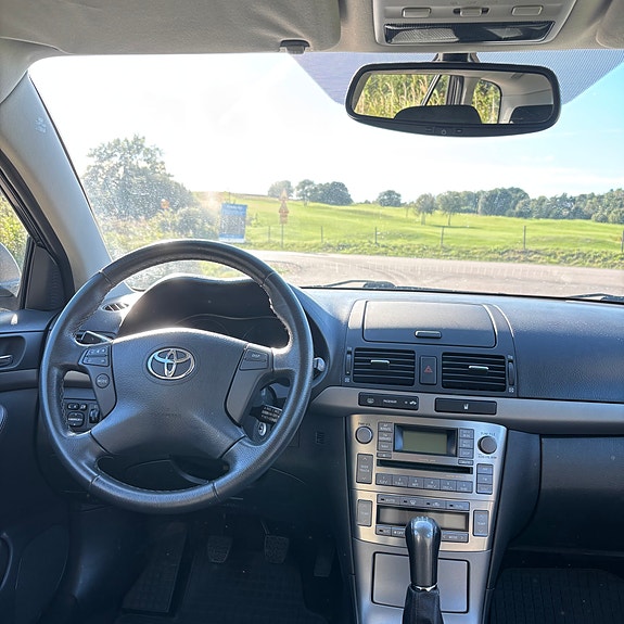 Toyota Avensis 10 of 11
