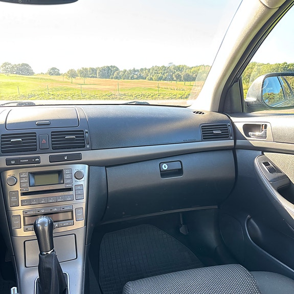 Toyota Avensis 11 of 11