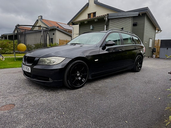 BMW 320i 6 of 19