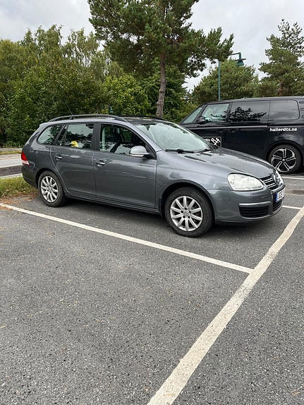 Volkswagen Golf V 3 of 7