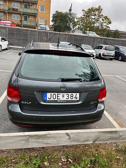 Volkswagen Golf V 2 of 7