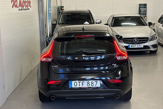 Volvo V40 7 of 21