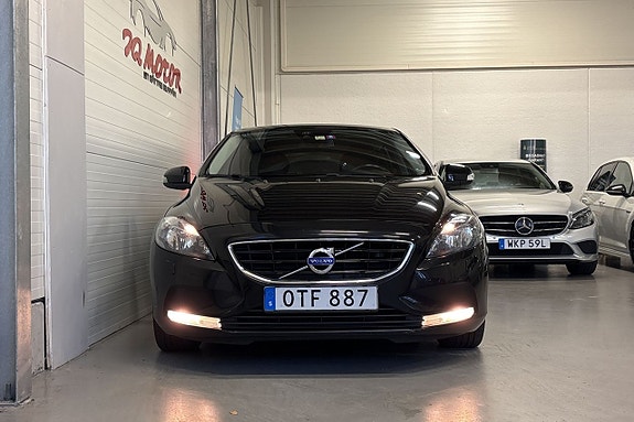 Volvo V40 3 of 21