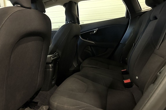 Volvo V40 18 of 21