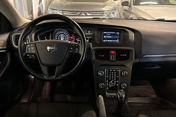 Volvo V40 14 of 21