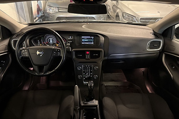 Volvo V40 13 of 21